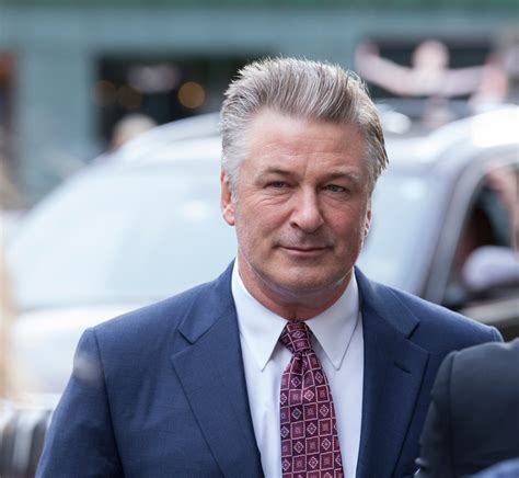 Prosecutors formally drop manslaughter charge against Alec Baldwin, citing new evidence in movie set shooting case